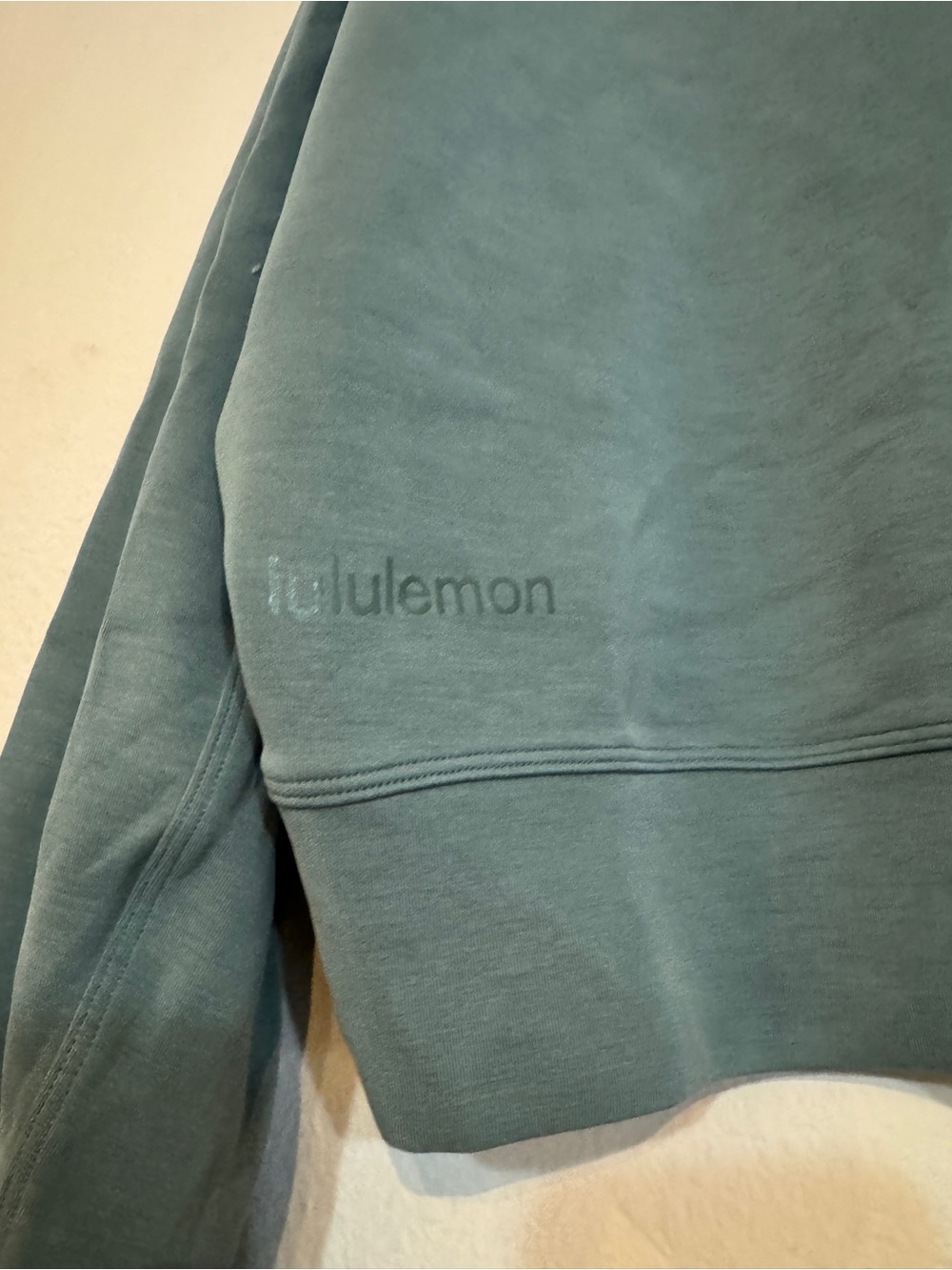 Lululemon pull-over - Picture 3 of 4